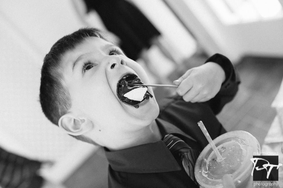 Philip Thomas Photography - boy eating ice-cream