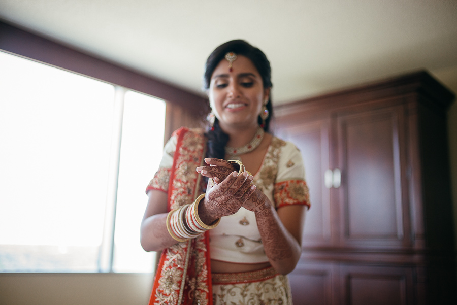 Indian Bride wearing bangles at Sheraton Mahwah Hotel New Jersey