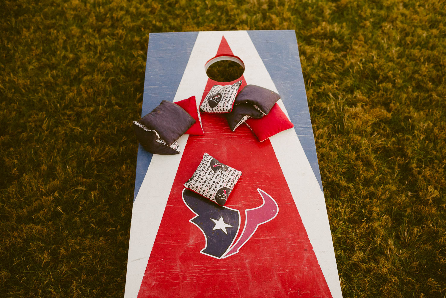 Texas throw bags game The Springs Boerne-Leica Wedding photographer-Philip Thomas