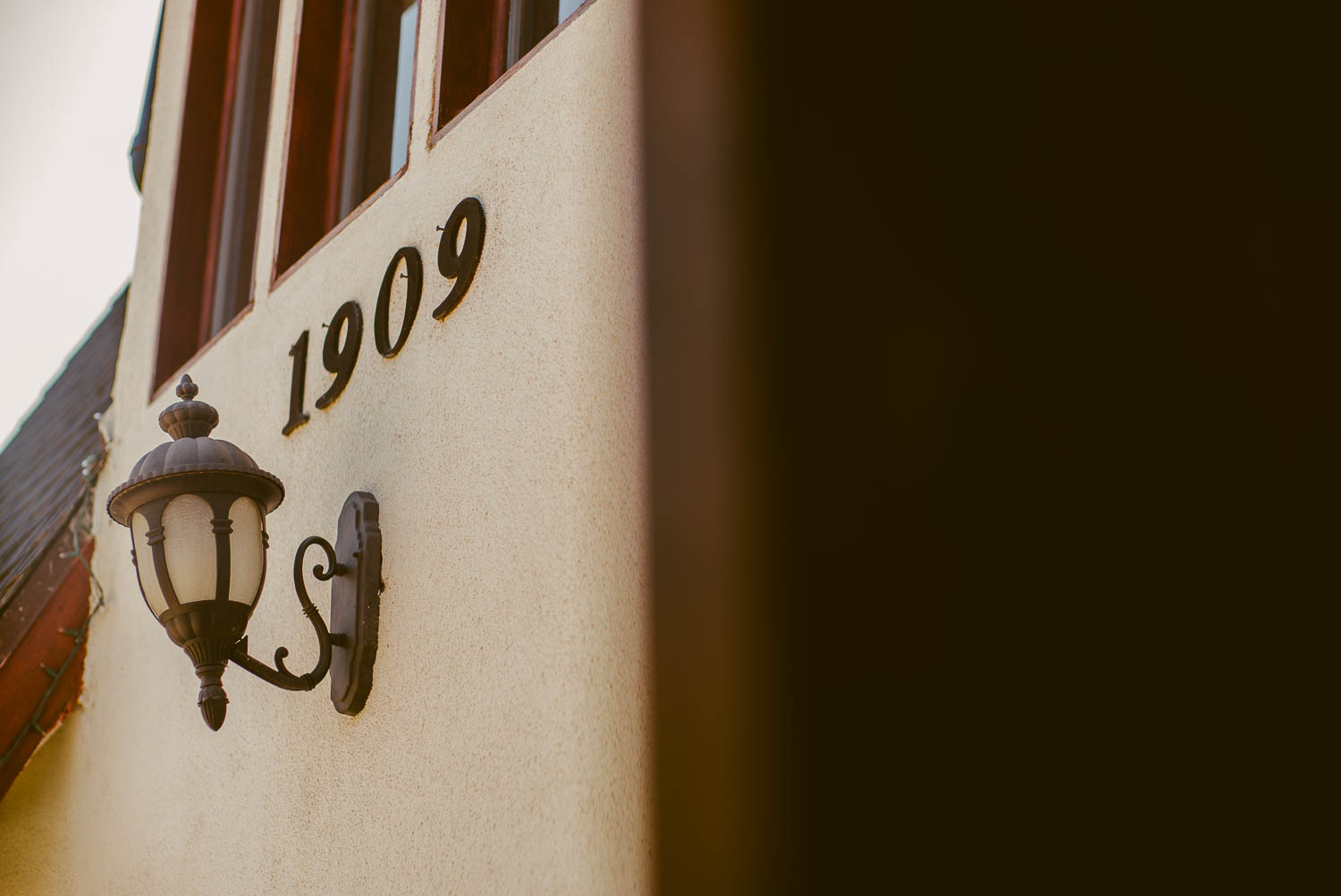 Angled shot of the 1909 logo-Topanga California Wedding-Leica-Philip Thomas