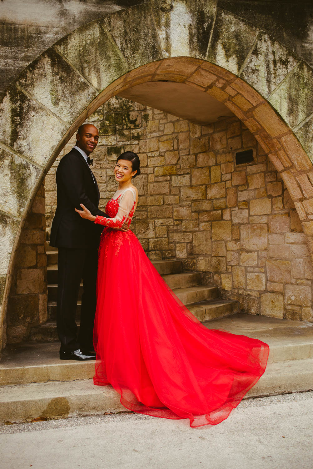 Couple along riverwalk across from Hotel Havana -Leica photographer-Philip Thomas Photography