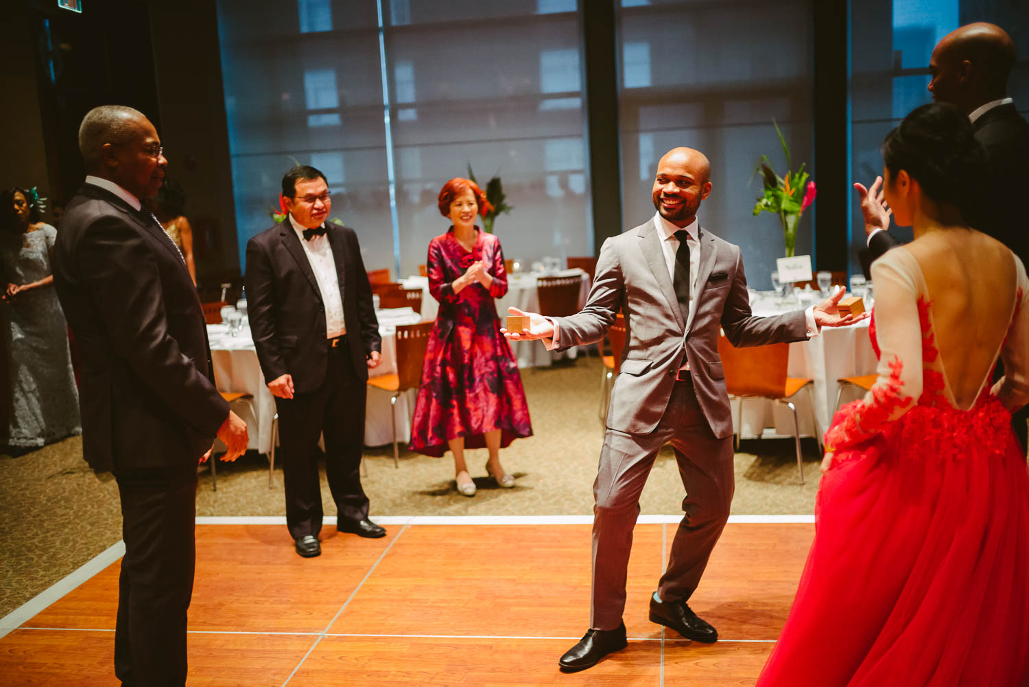 The best man shows of his dance move at La Orilla Del Rio Ballroom-Leica photographer-Philip Thomas Photography