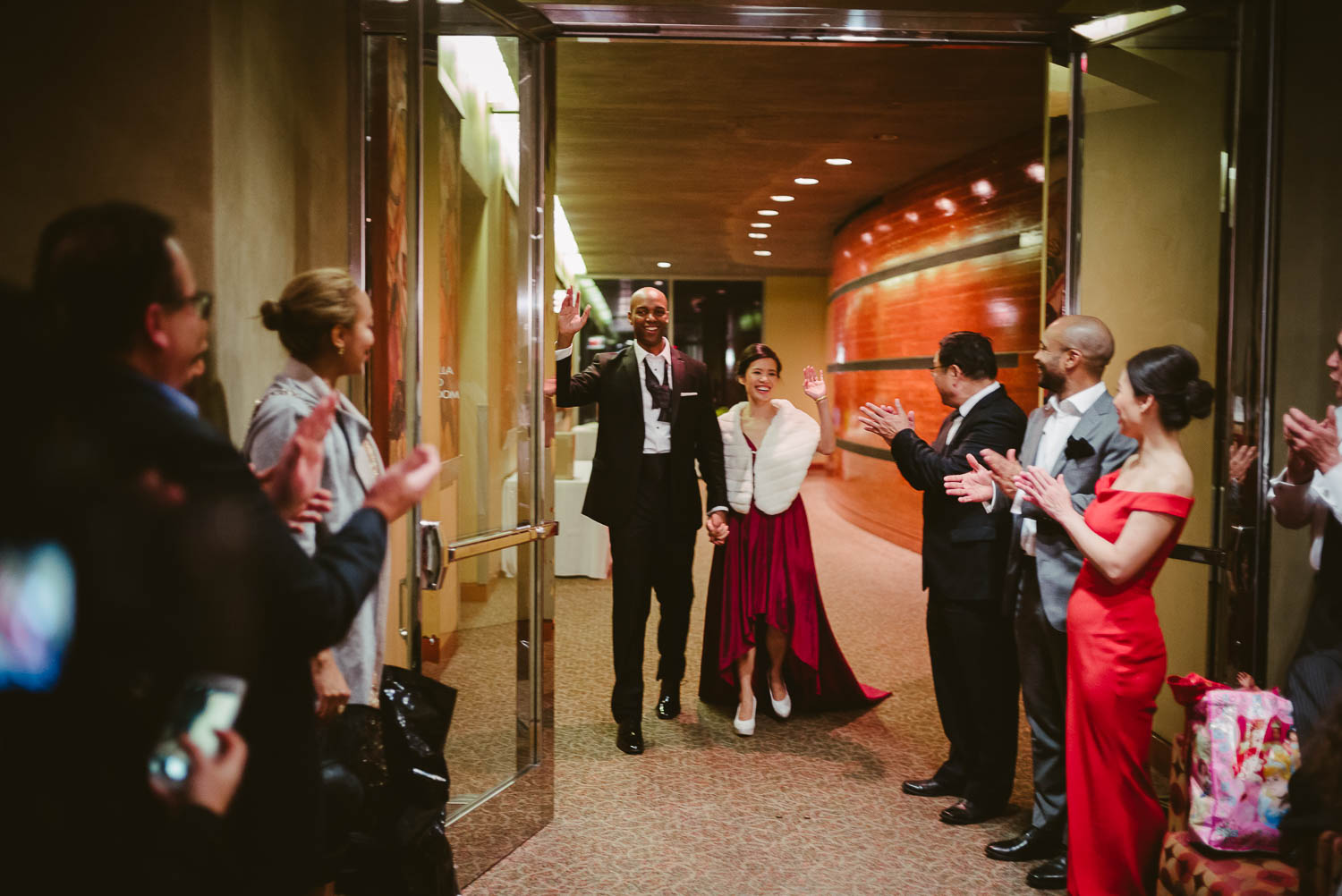 Couple depart La Orilla Del Rio Ballroom-Leica photographer-Philip Thomas Photography