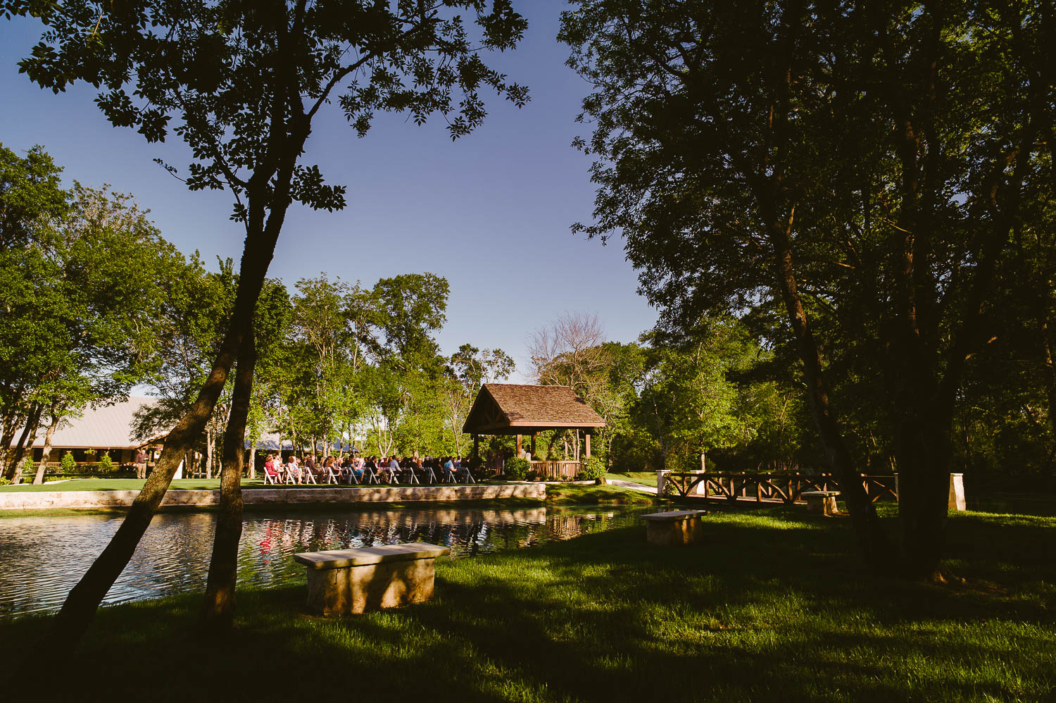 wide angle of wedding venue Pecan Springs Houston Texas photo by Philip Thomas Photography