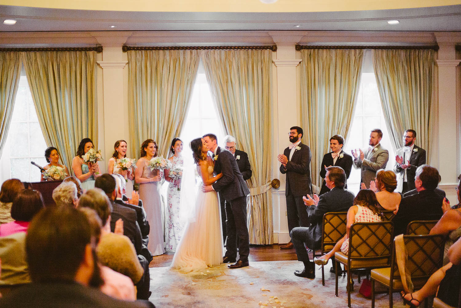 First kiss River Oaks Country Club-Leica photographer-Philip Thomas Photography