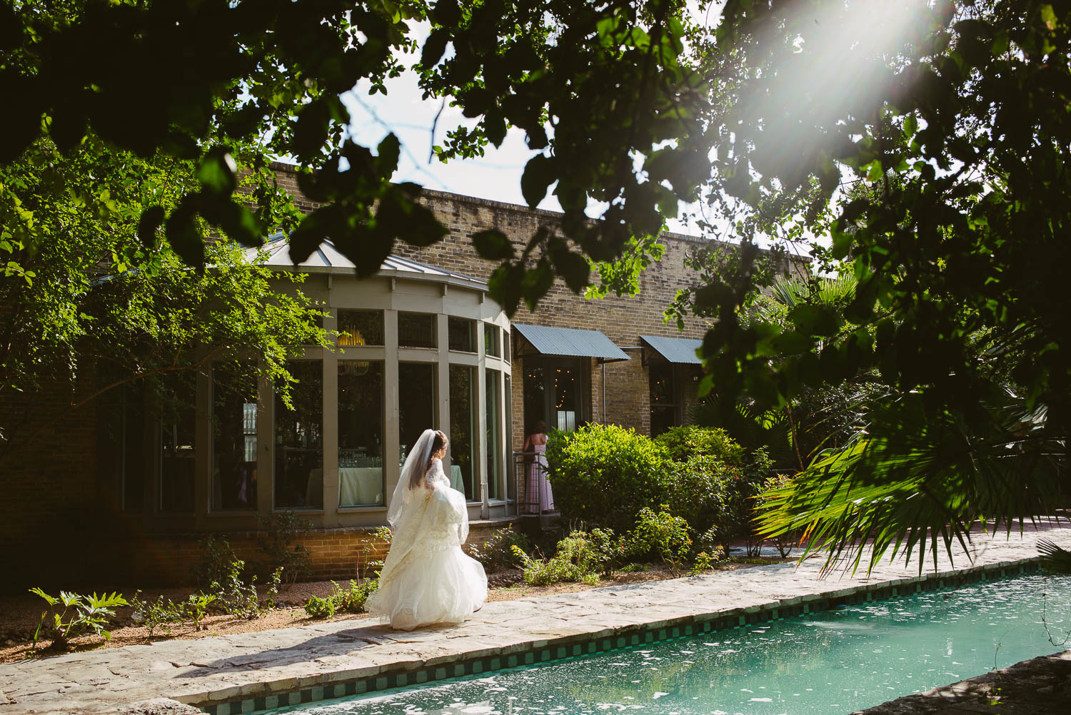 The bride arrives at Za Za Gardens Wedding Reception-Leica photographer-Philip Thomas Photography