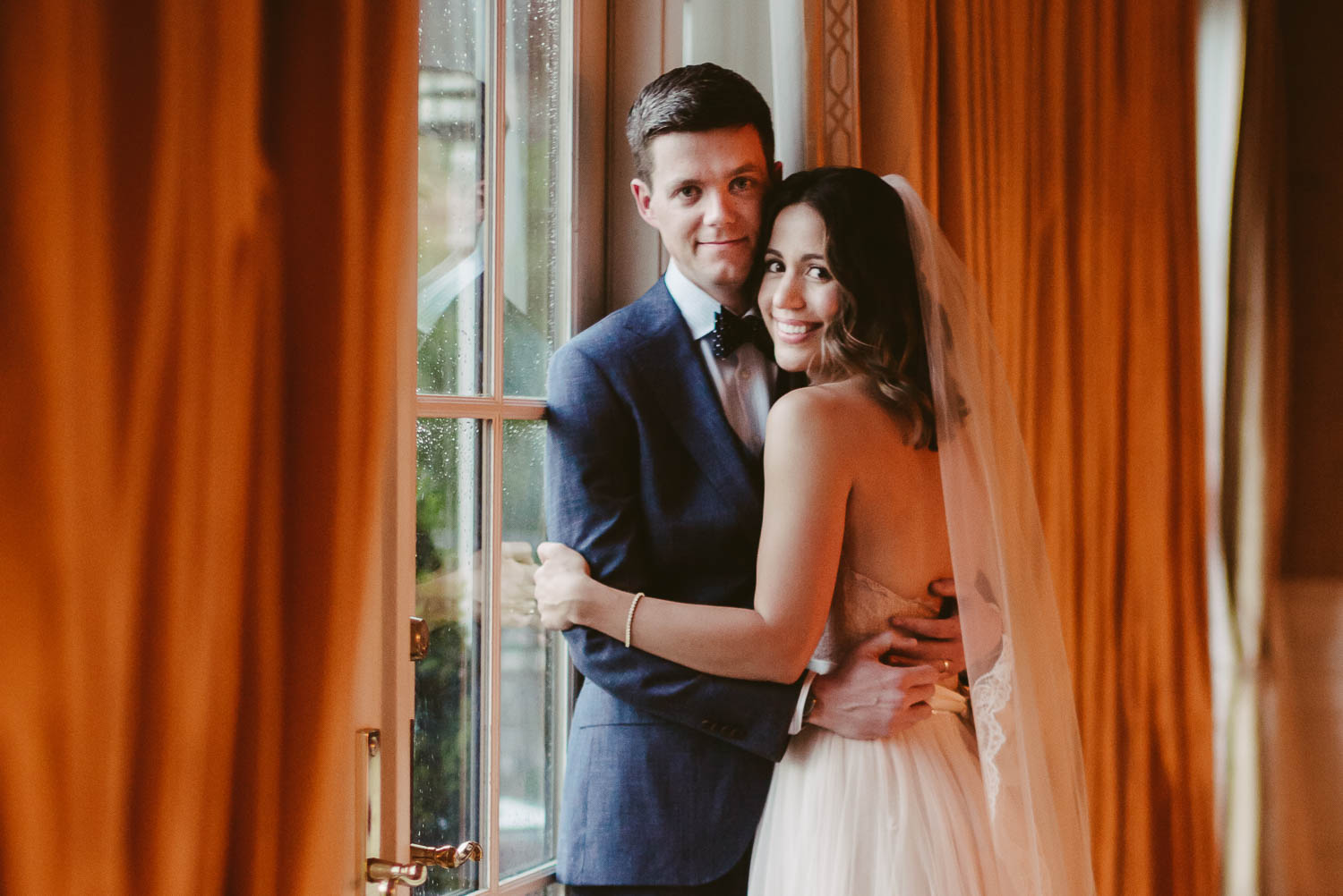 Couple photographed just married posed River Oaks Country Club-Leica photographer-Philip Thomas Photography