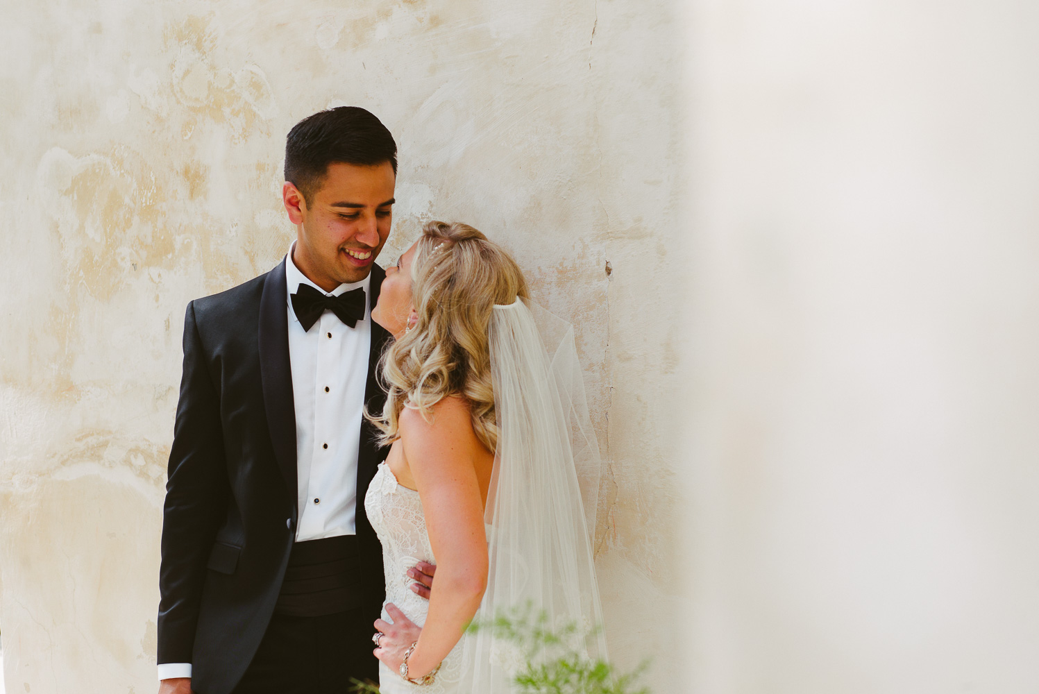 Couple in the garden at San Fernando Cathedral Wedding-29