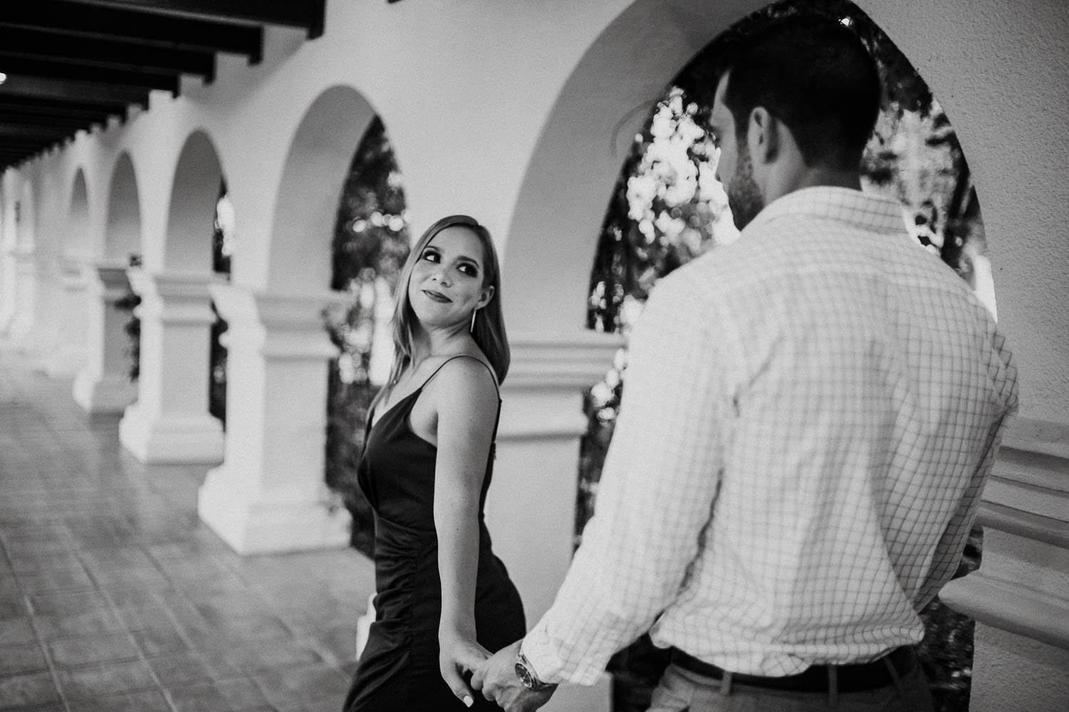 Laredo Engagement Session at La Posada Hotel Texas _ Stephanie + Mark-09