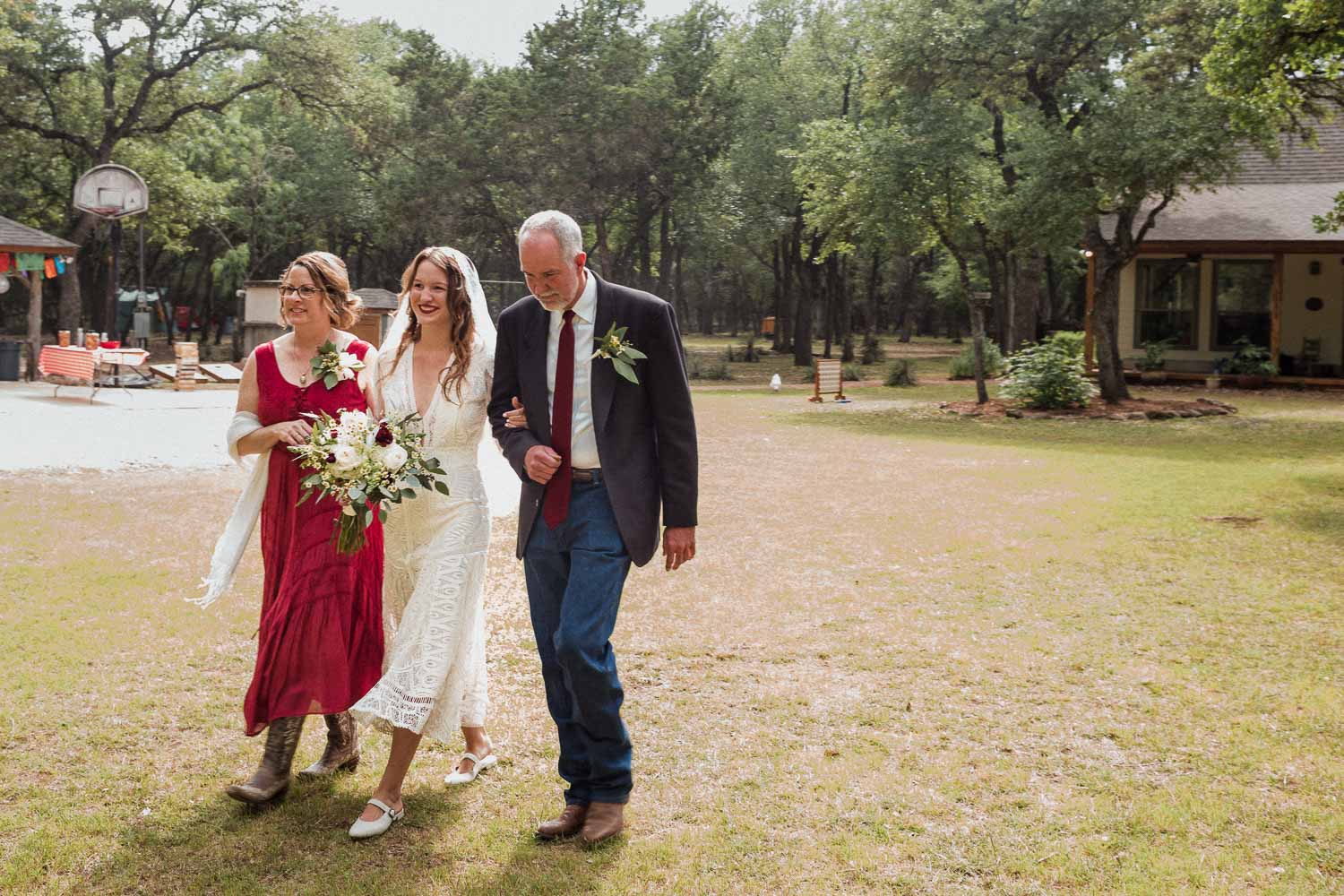 Texas Hill Country Ranch Wedding - Bri + Joe - American girls meets a Brit-Wedding photographer-Philip Thomas-028