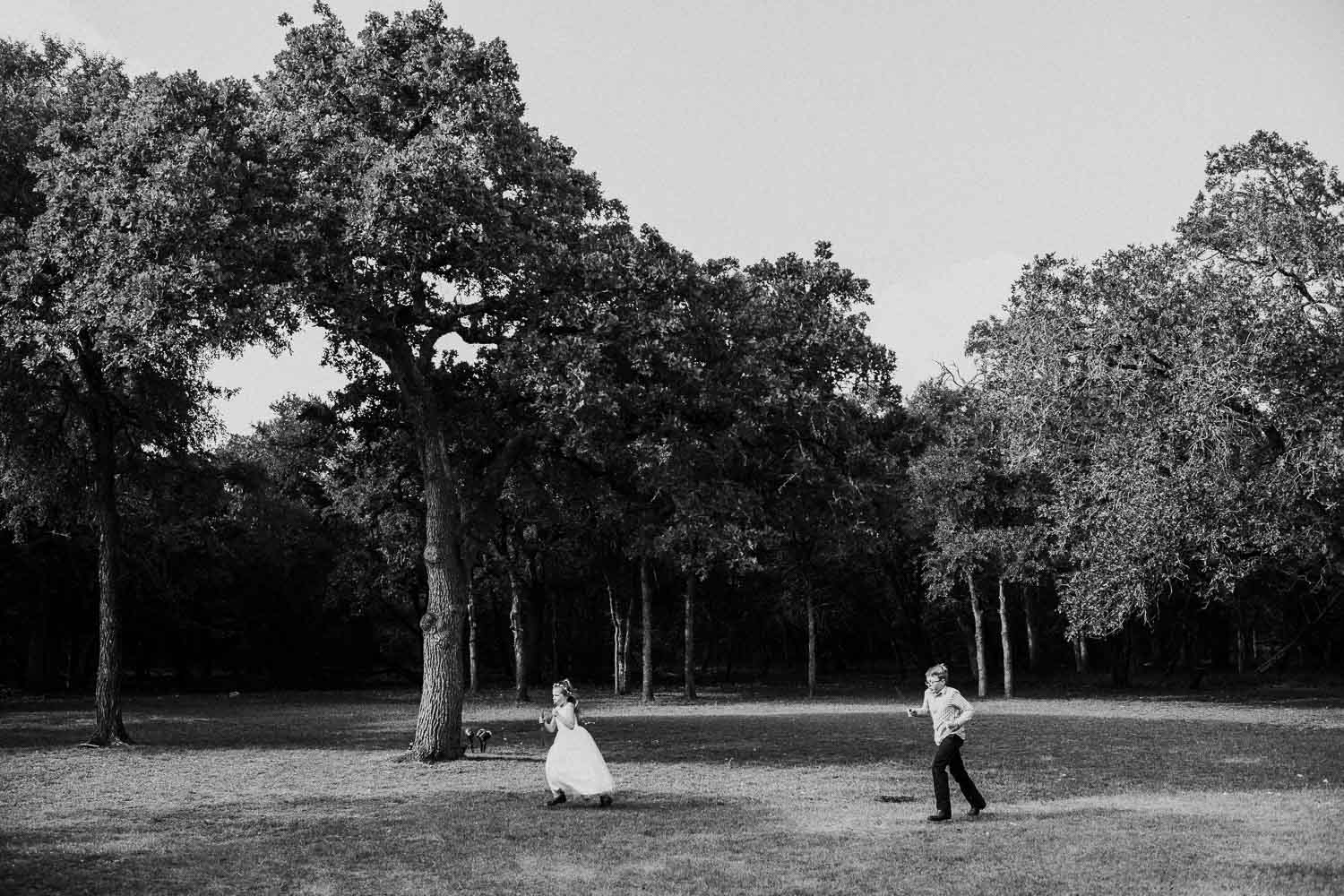 Texas Hill Country Ranch Wedding - Bri + Joe - American girls meets a Brit-Wedding photographer-Philip Thomas-049