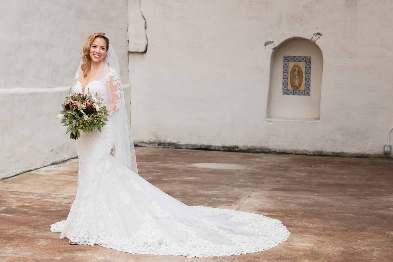 Stephanie bridal portrait at Governors Mansion San Antonio Texas