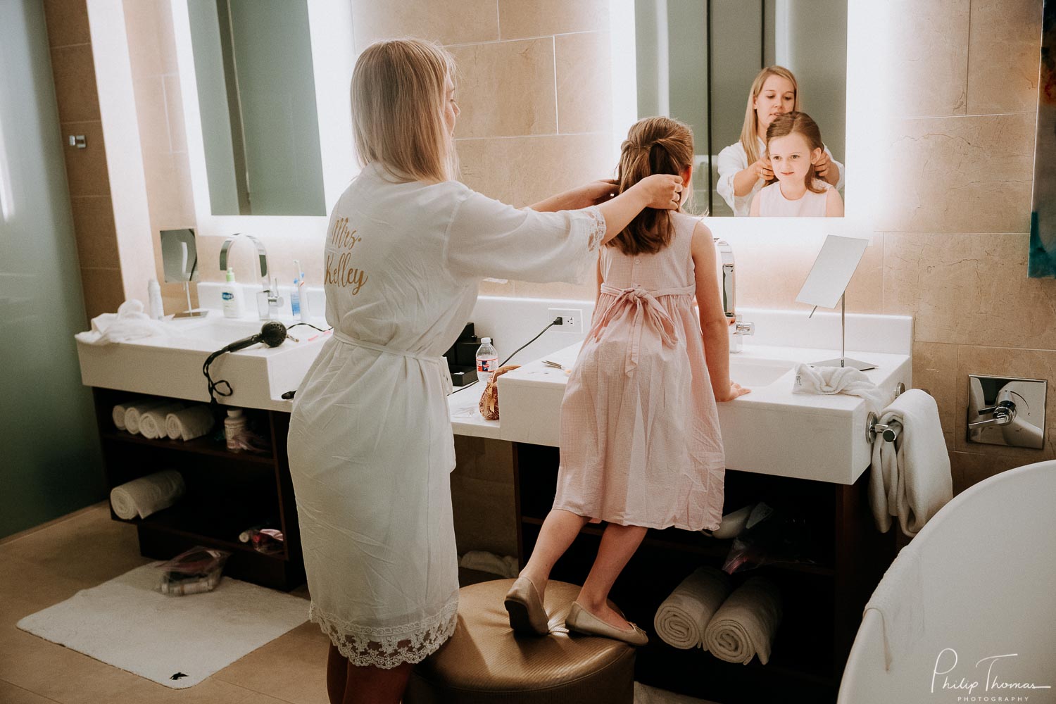 05-The JW Marriott Downtown Houston bride and groom get ready -Philip Thomas Photography