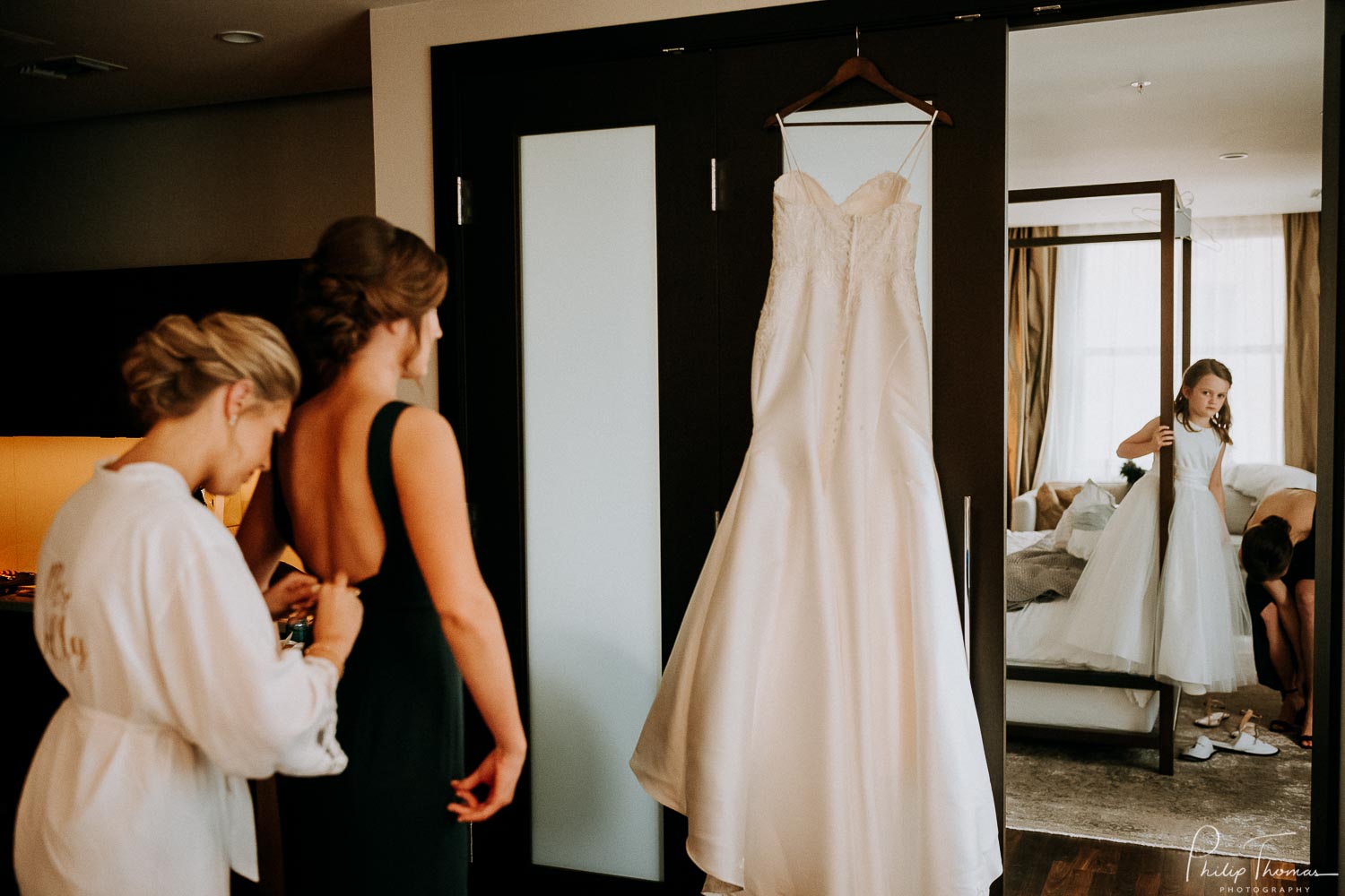 17-The JW Marriott Downtown Houston bride and groom get ready -Philip Thomas Photography