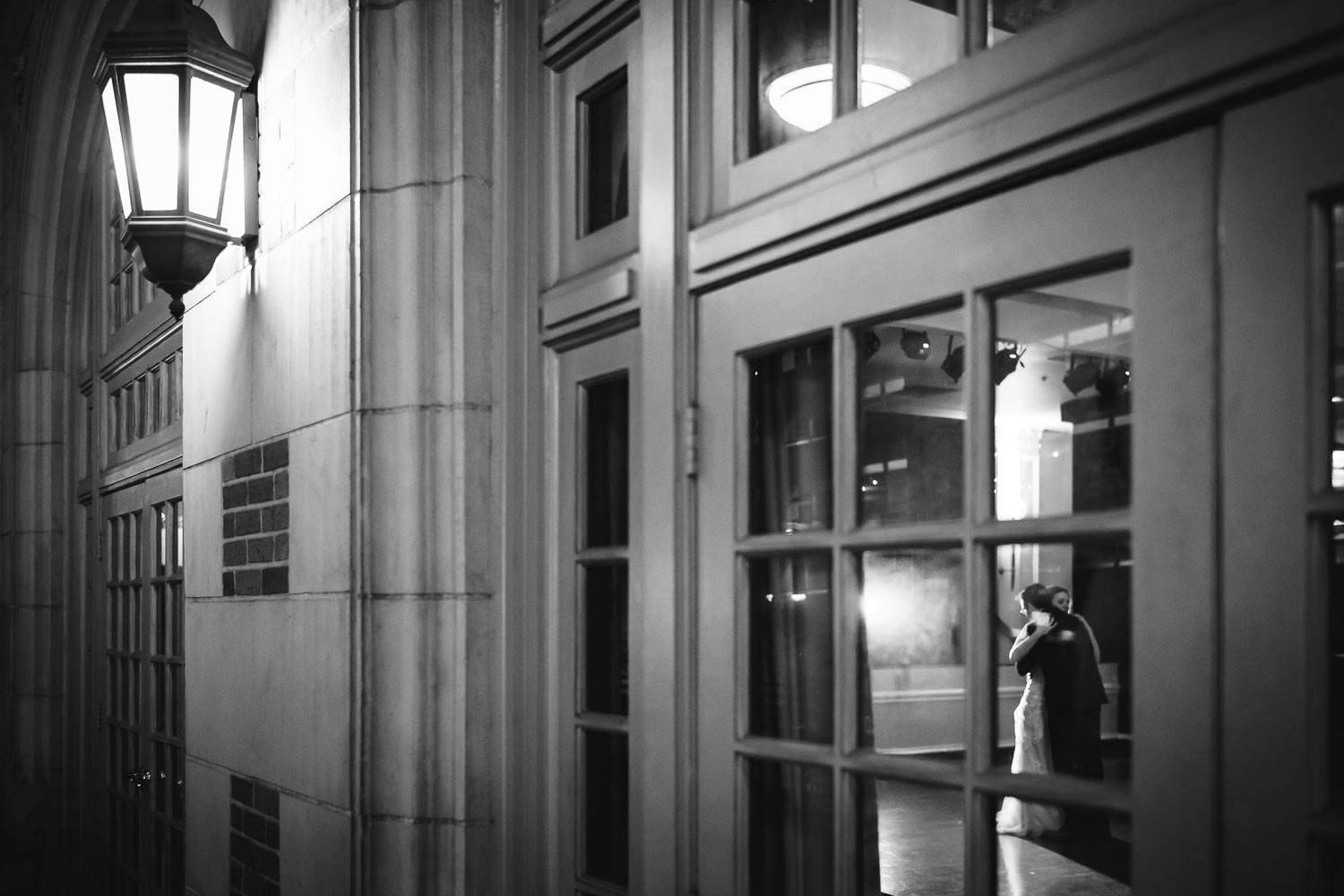 Crystal-Ballroom-at-the-Rice-Wedding-at-Texas-Avenue-Houston-gorgrous-winter-wedding-Leica-photographer-Philip-Thomas-Photography