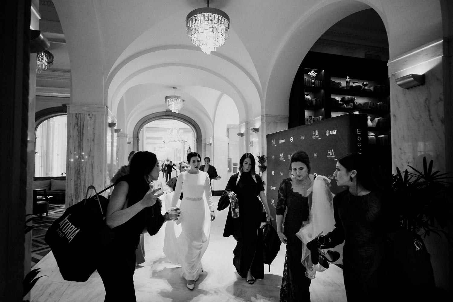 St Anthony Hotel Wedding getting ready winter wedding-Leica photographer-Philip Thomas Photography