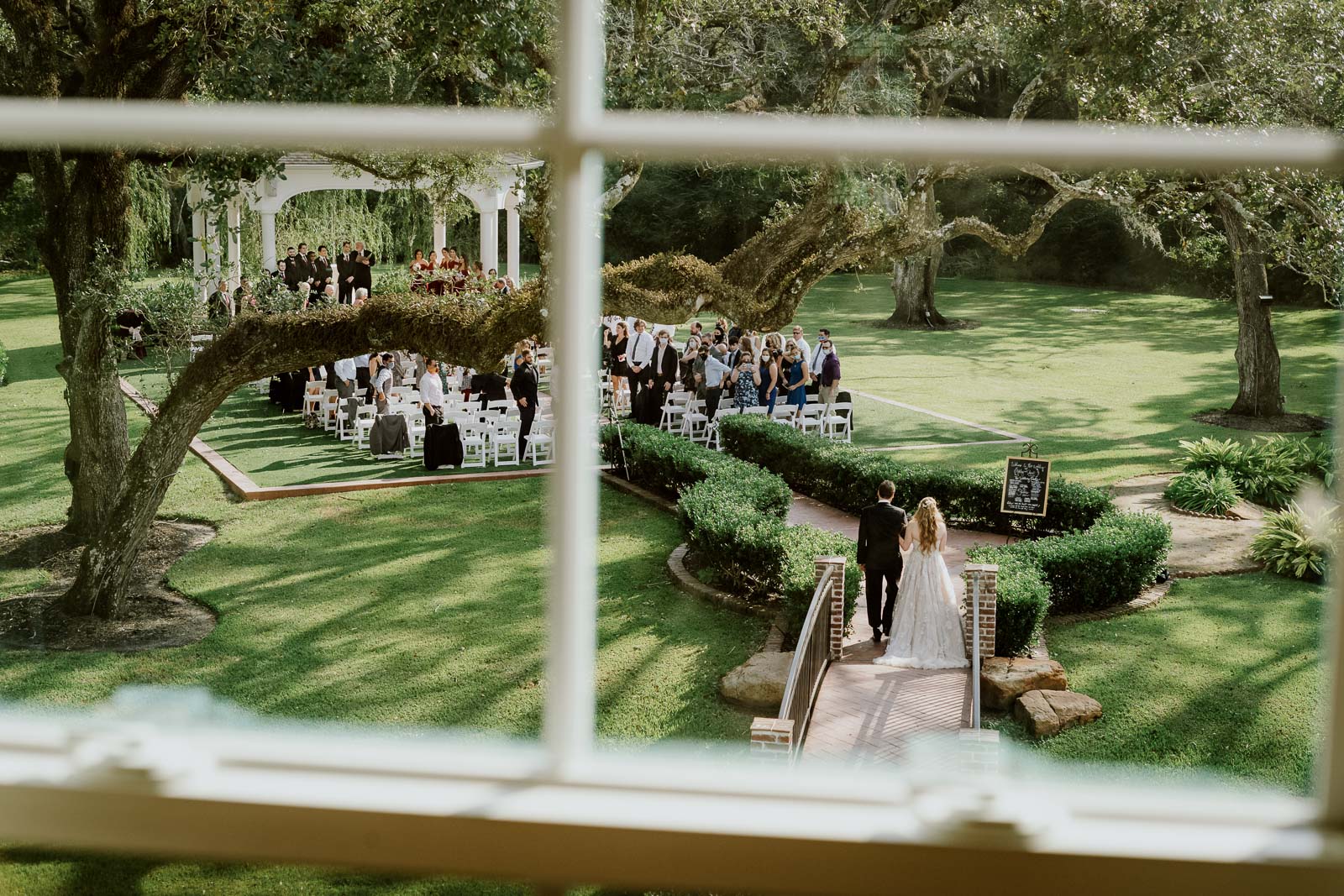 Texas Leica Wedding Photographer-- THE SPRINGS-Magnolia Manor-Angleton-Philip Thomas