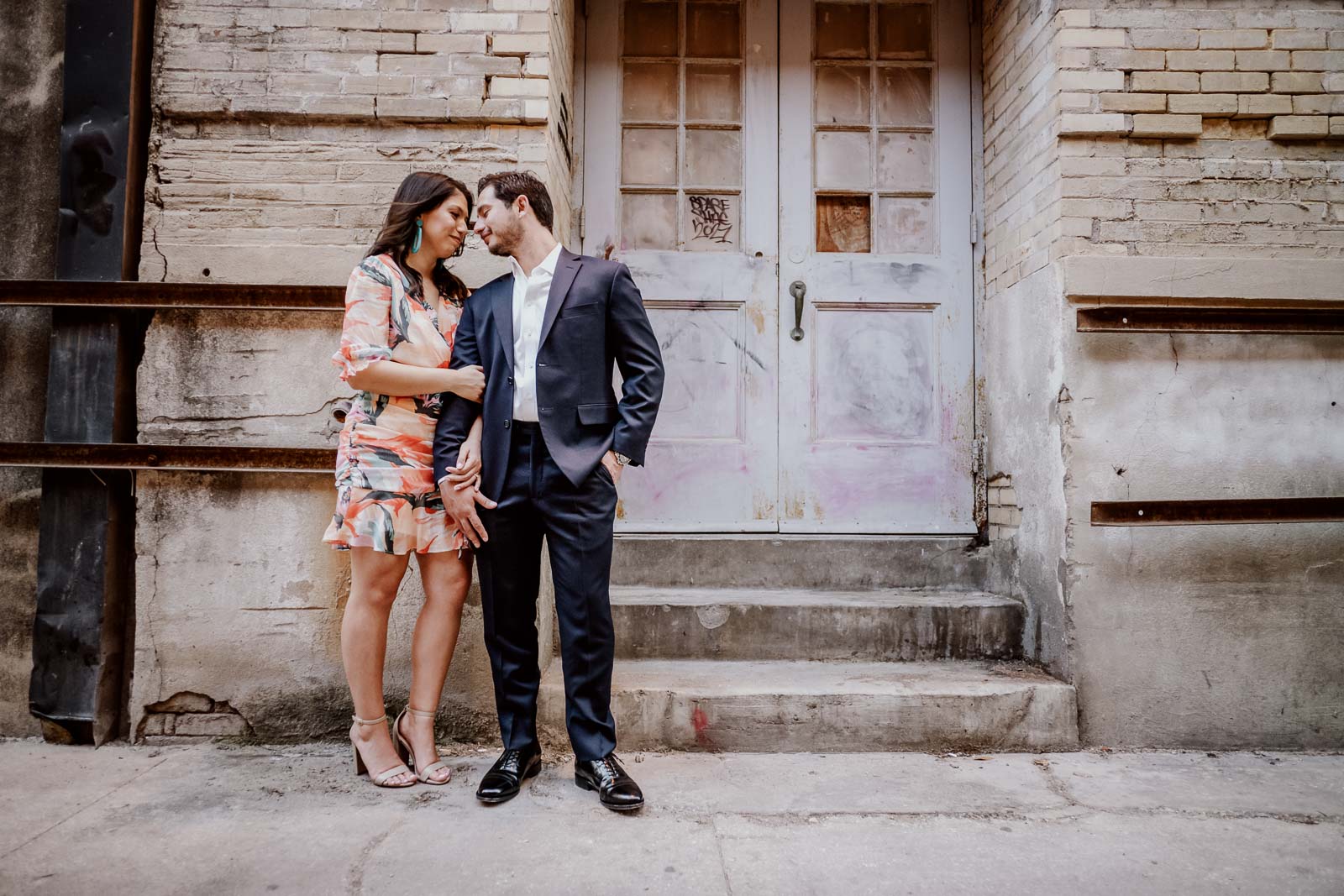 Downtown San Antonio Engagement Session-Leica photographer-Philip Thomas Photography