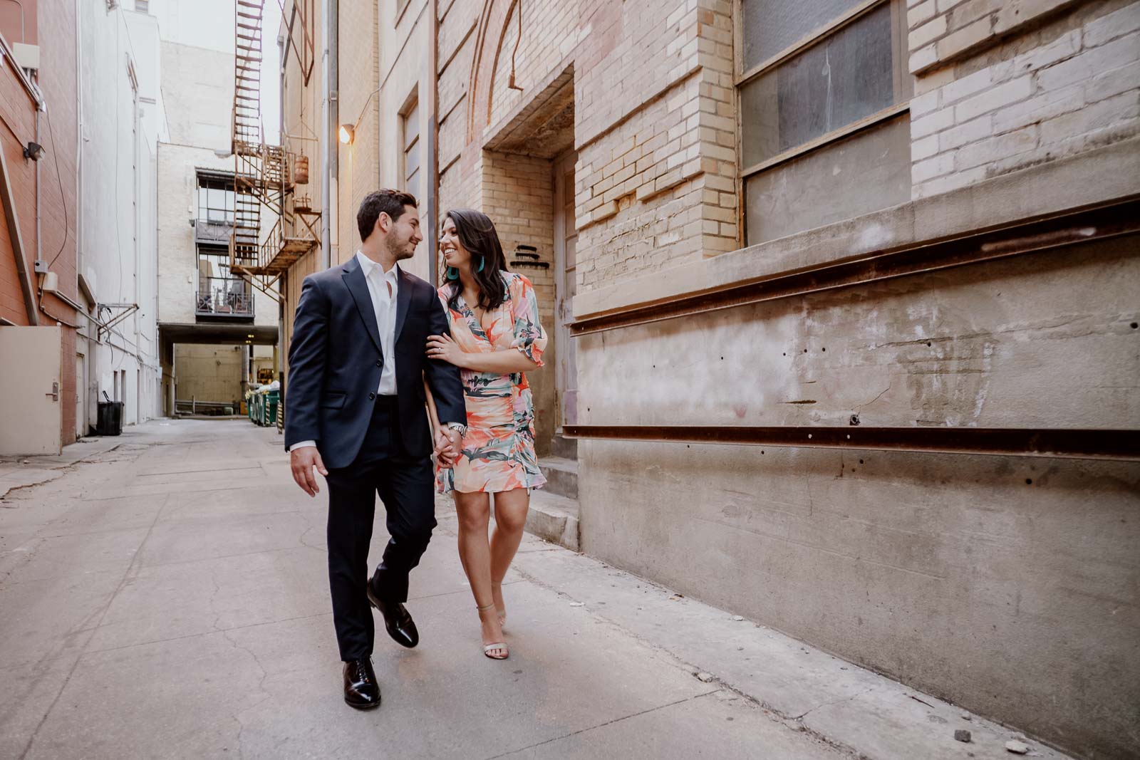 Downtown San Antonio Engagement Session-Leica photographer-Philip Thomas Photography