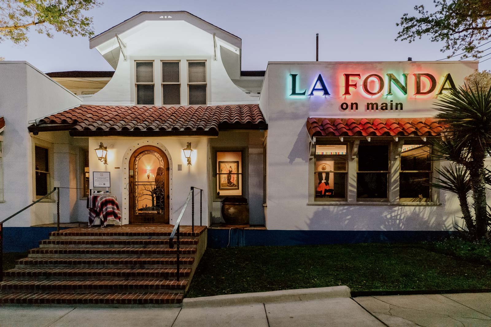 A beautiful shot of La Fonda On Main at twilight