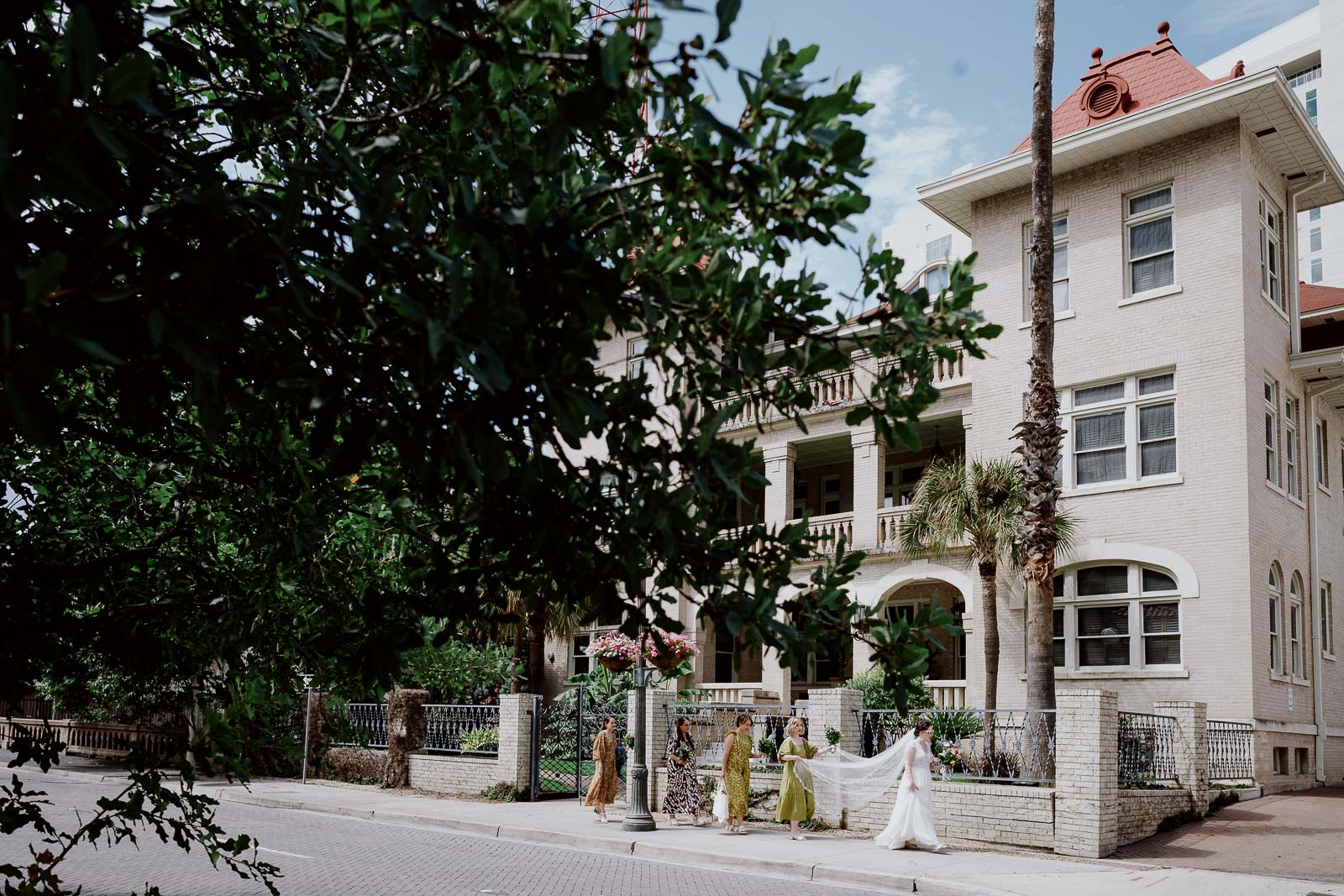 Hotel Havana Bride getting ready-Katie_Ryan-Philip Thomas Photography