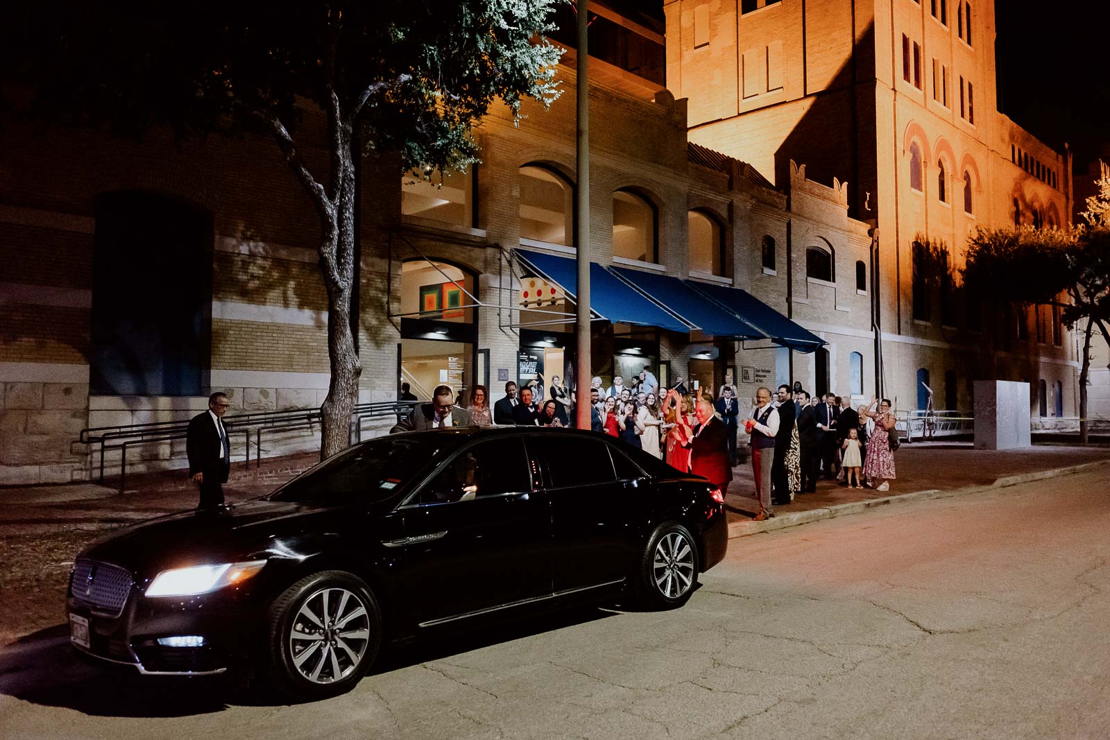 San Antonio Museum Of Art Wedding SAMA ng-Katie_Ryan-Philip Thomas Photography