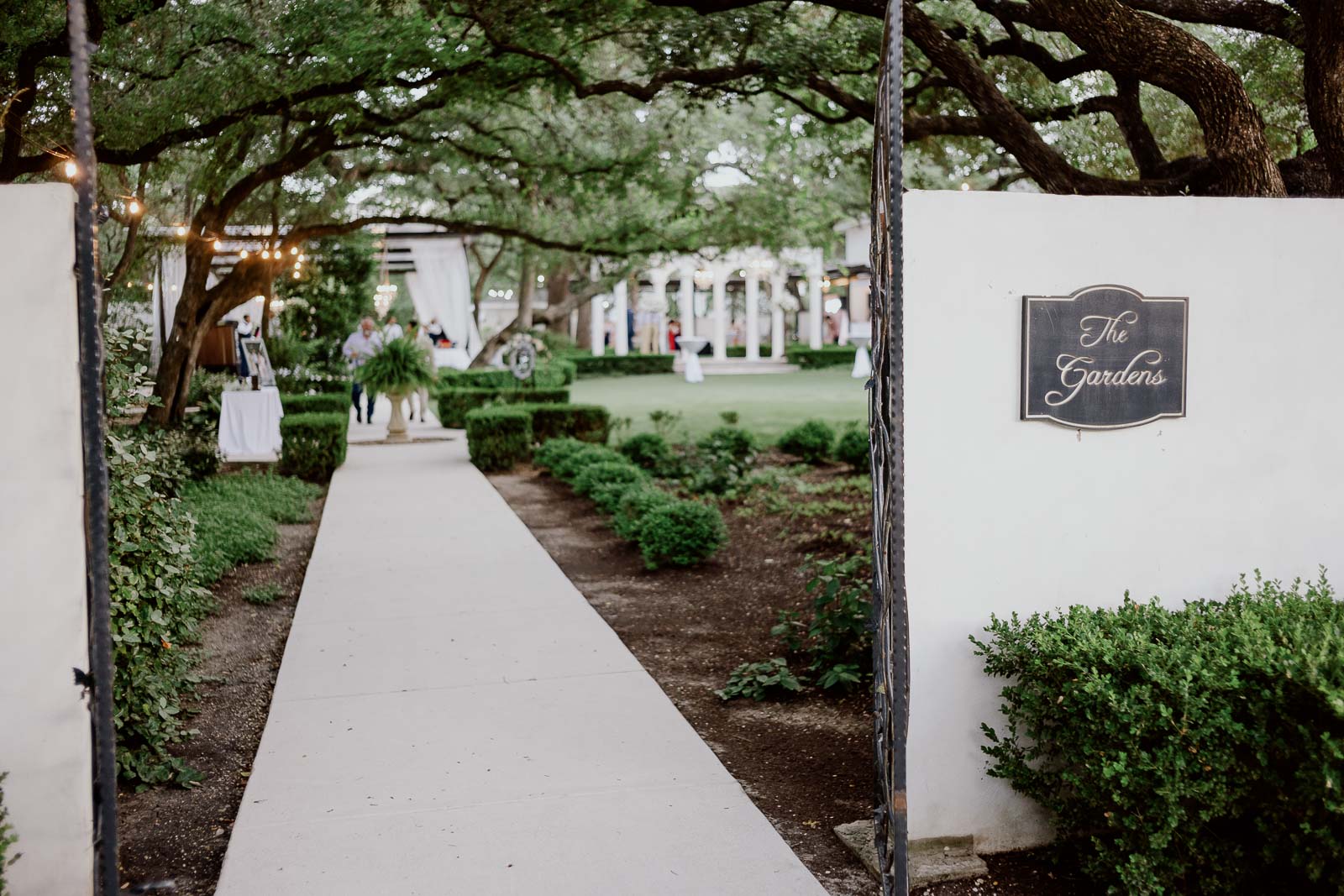 he Gardens At West Green Wedding Reception - Leica M10