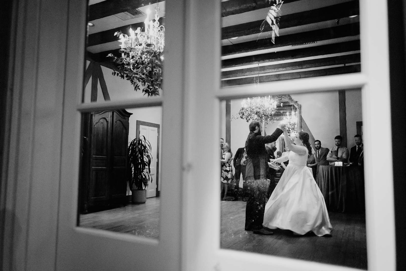 045 Club Giraud Wedding ceremony reception Leica photographer Philip Thomas Photography