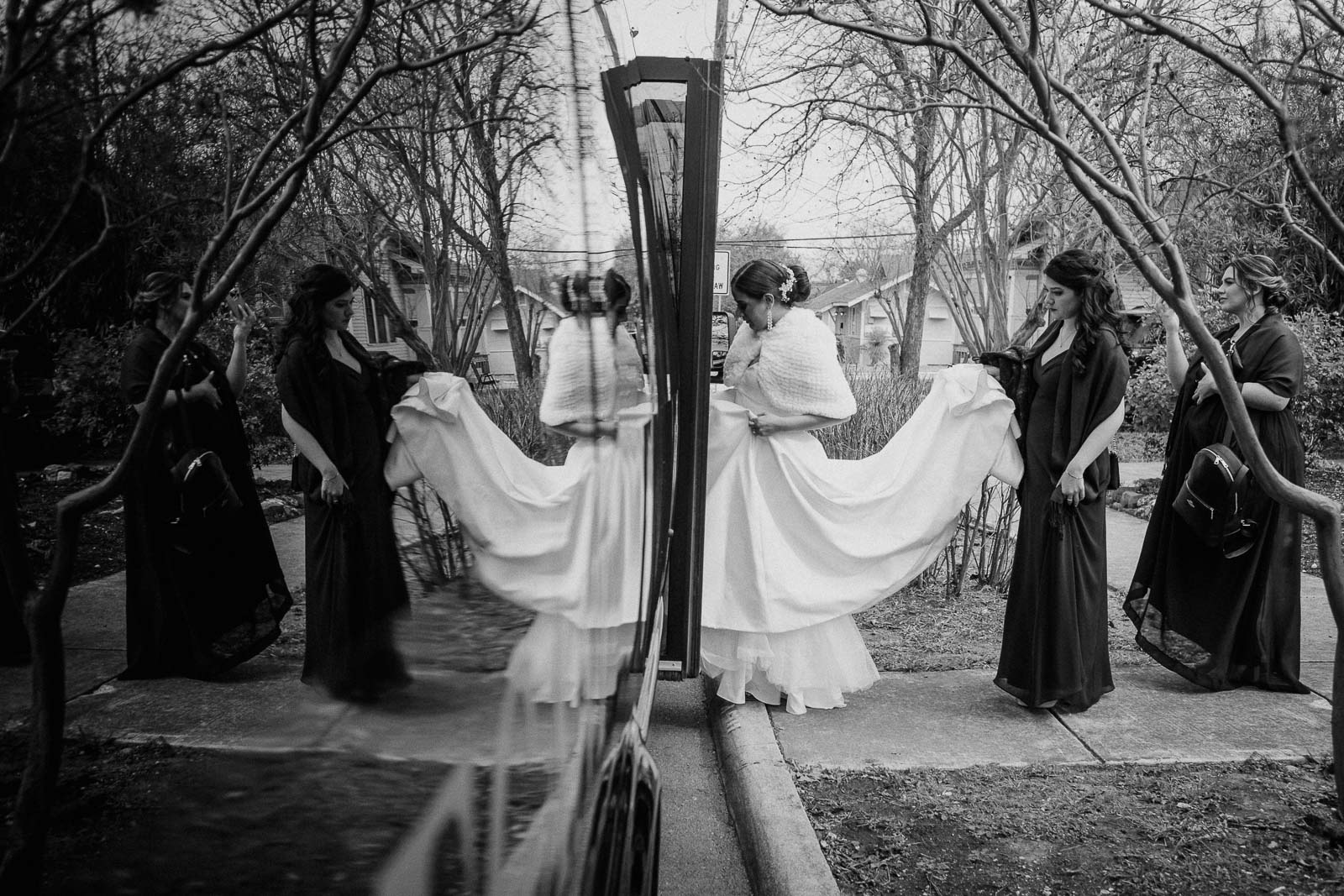 San Antonio Bride steps onto limousine bus on her wedding day captured with a Leica M10 and summilux 35mm lens M0945 L1009744