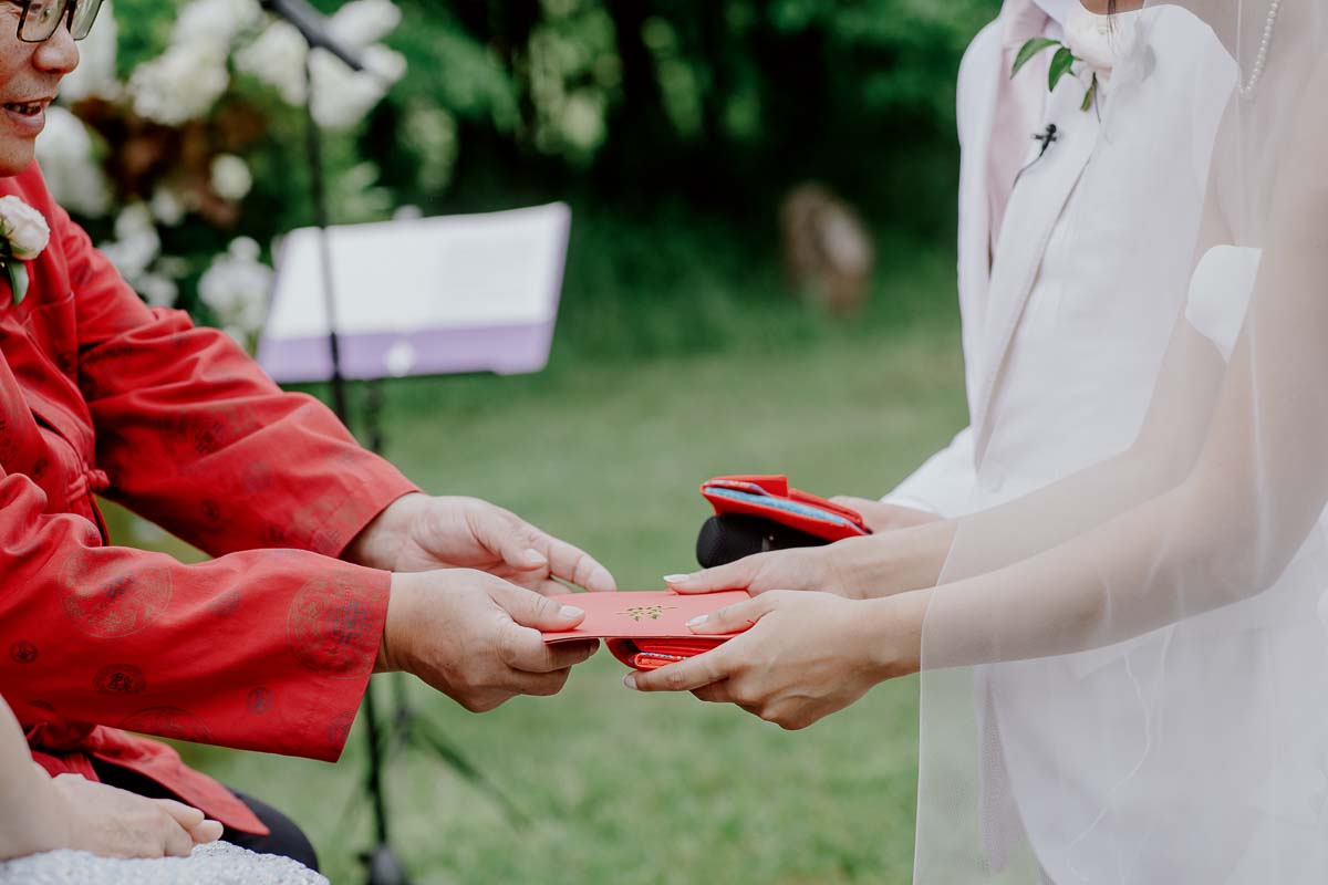 064 The DeBruce Iin Livingston Manor wedding ceremony and reception in New York Leica photographer Philip Thomas Photography