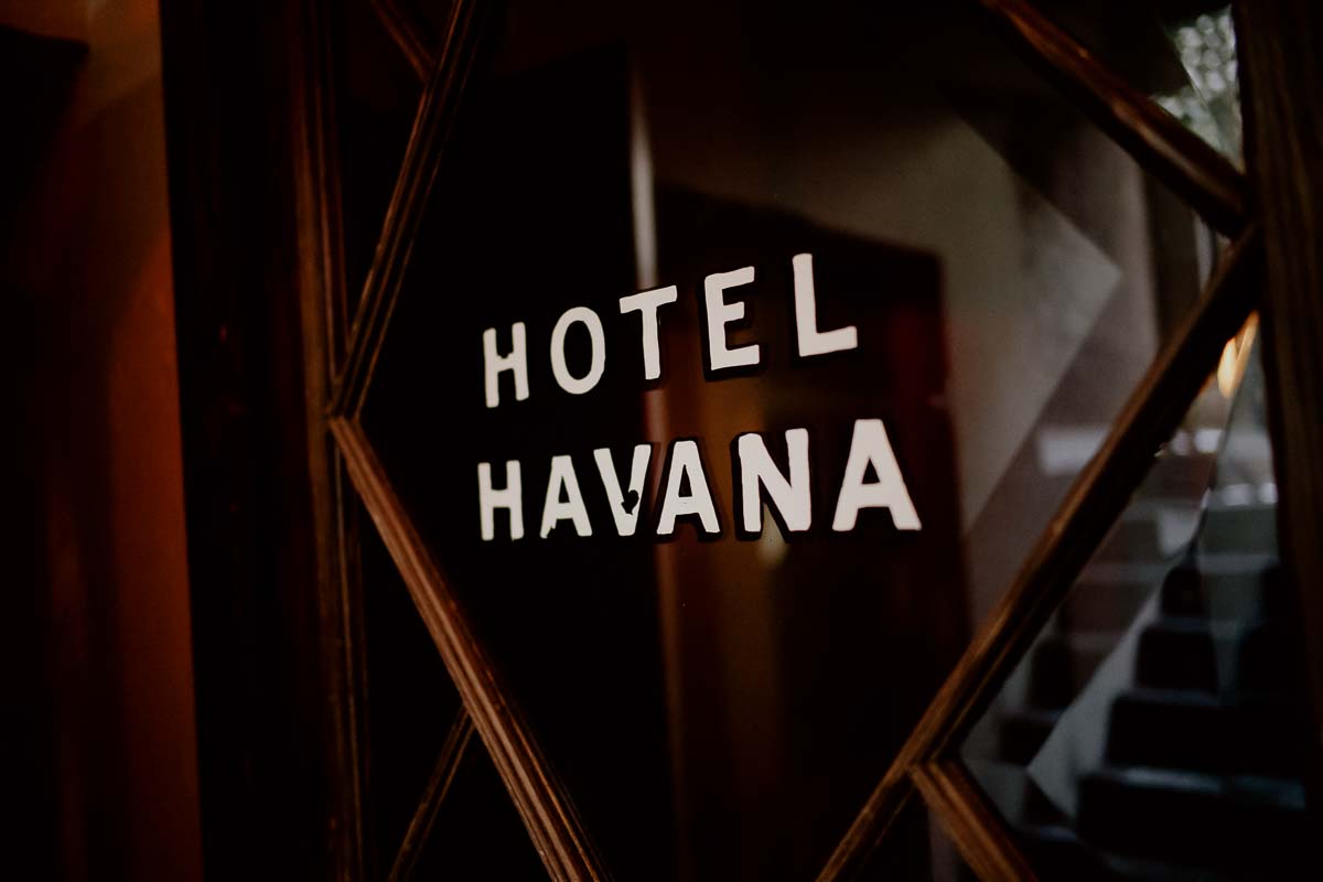 09 Hotel Havana Ocho Wedding Reception Summer in San Antonio Texas Leica Wedding photographer Philip Thomas