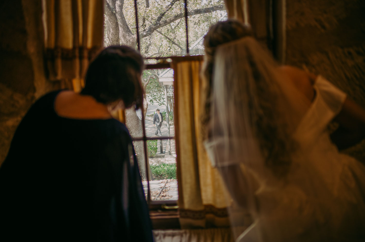 21 Club Giraud Wedding Ceremony + Reception downtown San Antonio Philip Thomas Photography L1007289