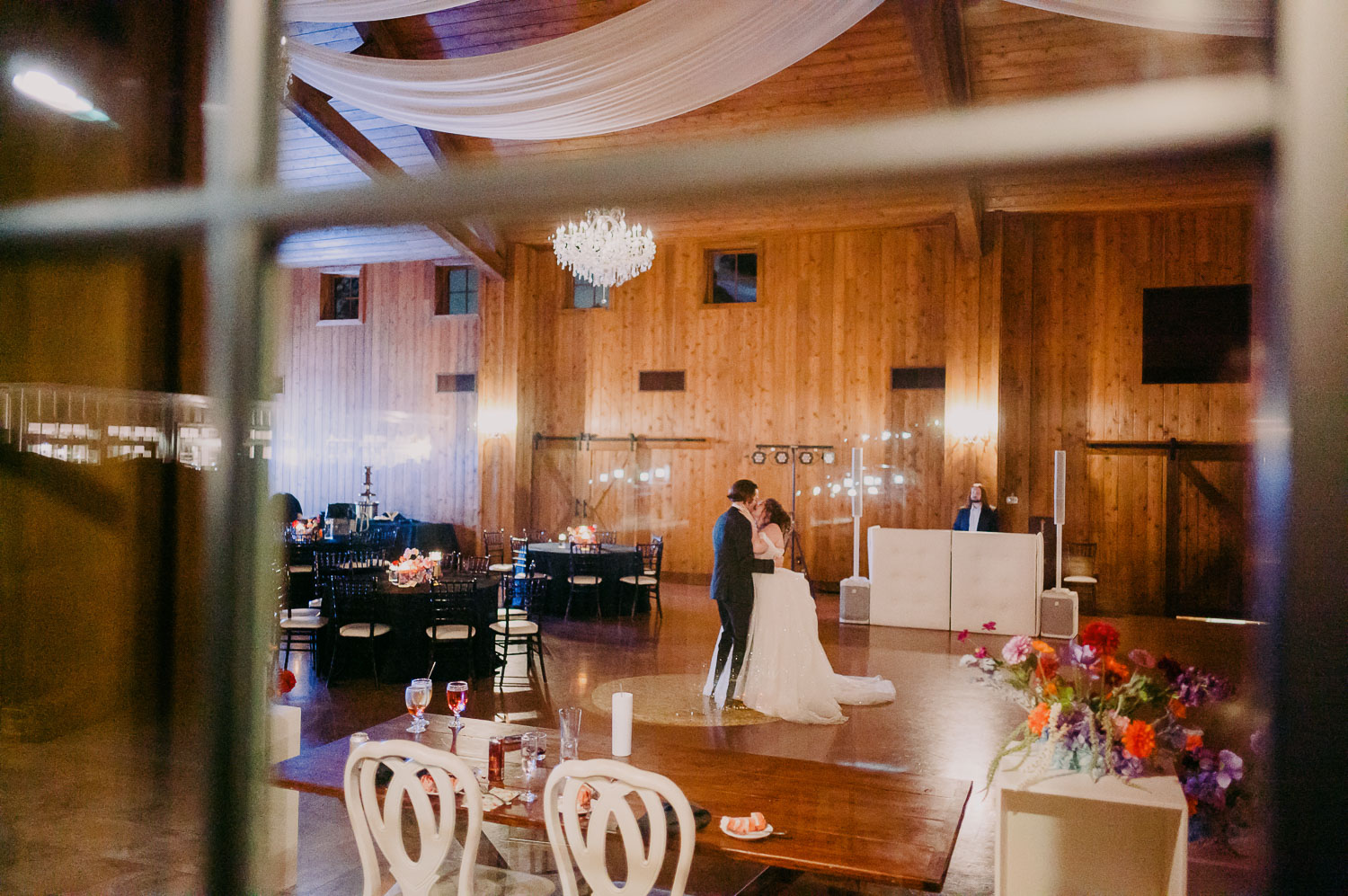 66 The Carriage House Houston Wedding Philip Thomas Photography L1009391