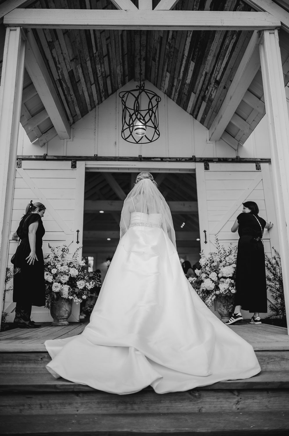 28 Chapel at Gruene Wedding Reception in New Braunfels Philip Thomas L1009857