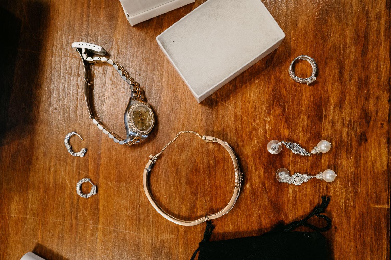 a group of jewelry on a table