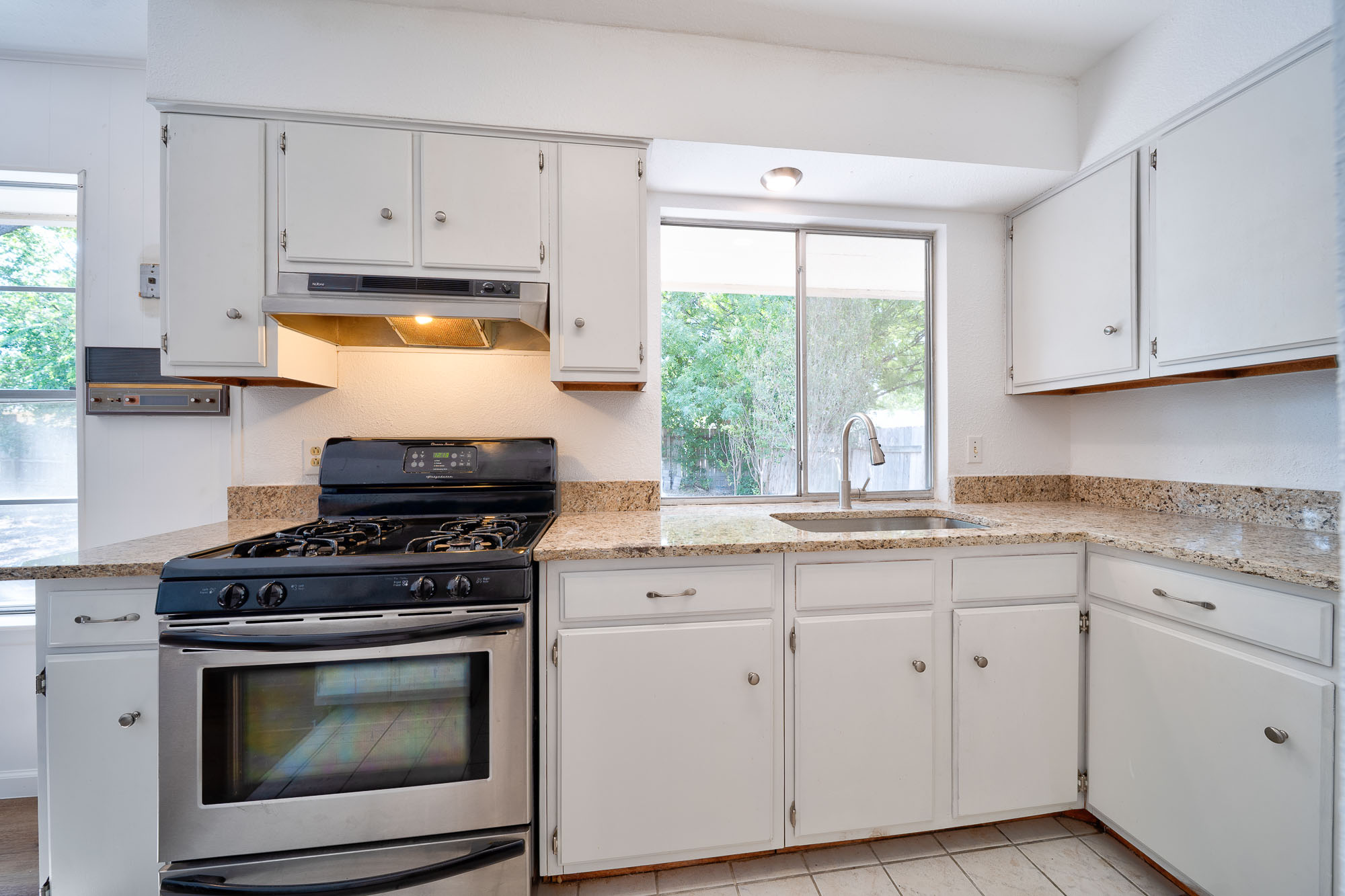 Real Estate Photography 10 08 Philip Thomas Photography L1000947 8 9